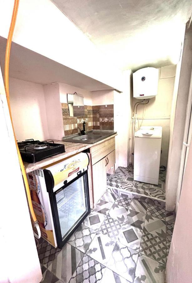 Booboo Flat In Italian Yard Apartment Tbilisi Ngoại thất bức ảnh